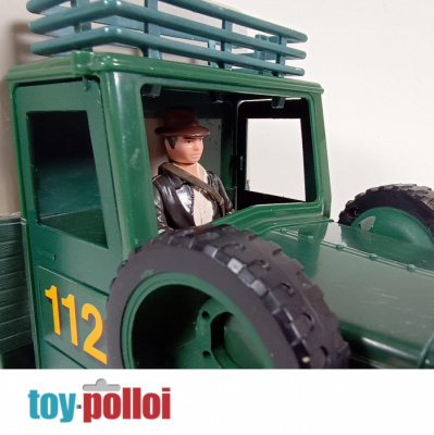 tp_aoij_desert_convoy_truck_steering_wheel_and_dashboard_01_804959718